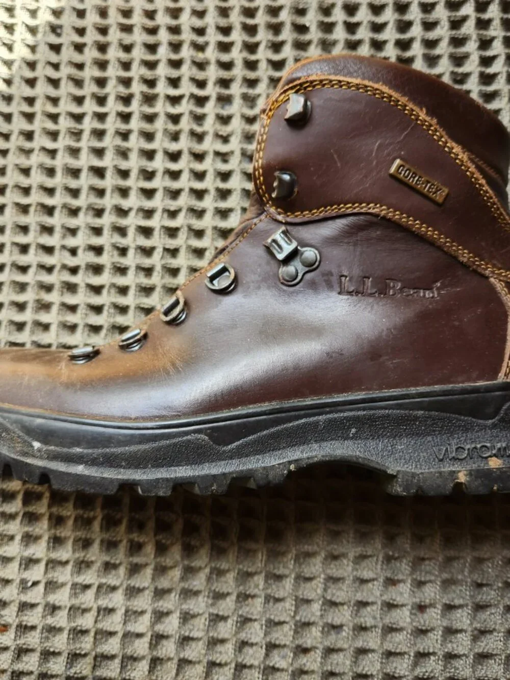 LL Bean Cresta Vibram Gore-Tex Boots Brown Leather Hiking Mens 8.5 Womens 10 Vtg